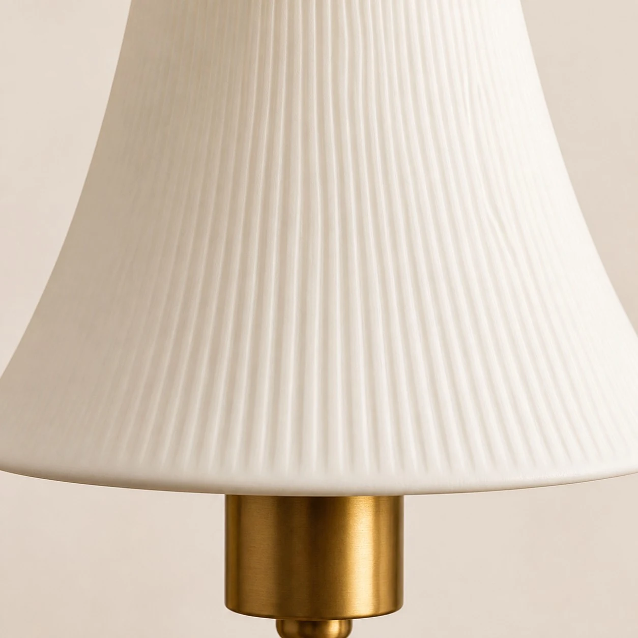 Warm white ribbed ceramic lampshade detail